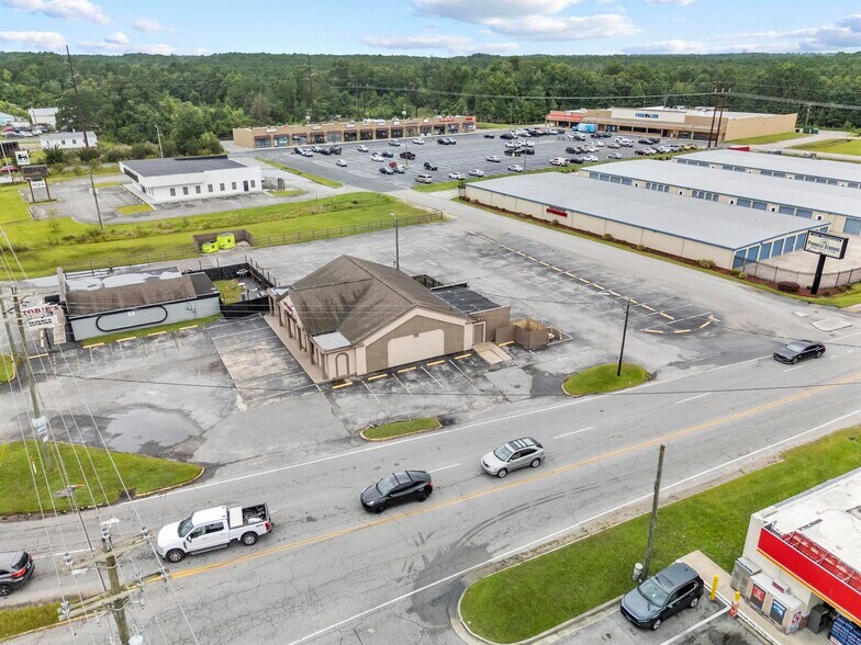 More Photos Of 2004 Wilmington Hwy, Jacksonville Bar For Lease