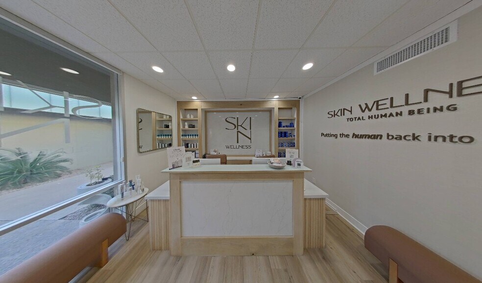 Primary Photo Of 7600 E Camelback Rd, Scottsdale Medical For Lease