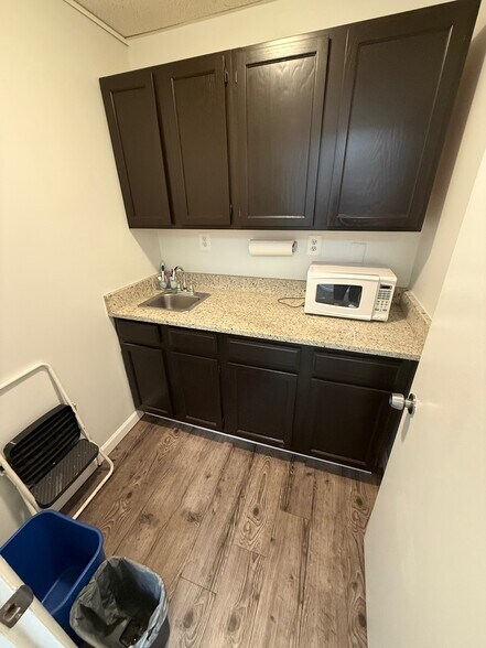 More Photos Of 11201-11259 Lockwood Dr, Silver Spring Office For Sale