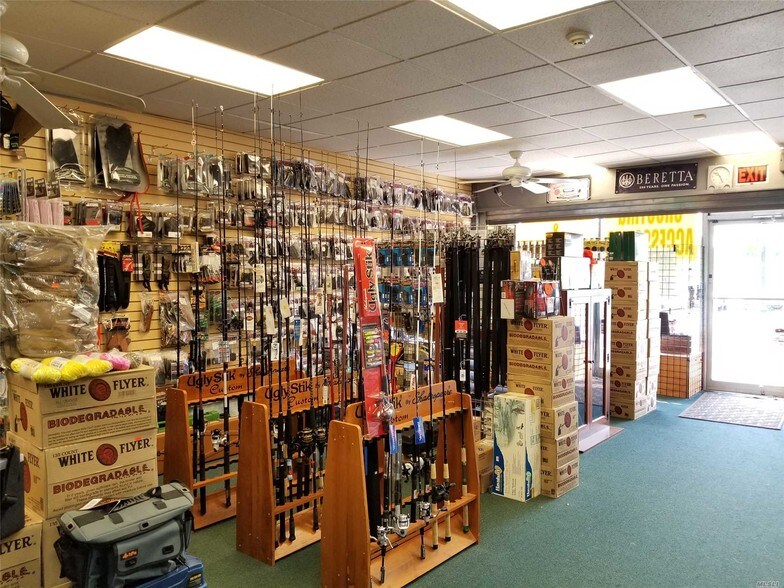 More Photos Of 119 E Main St, Smithtown Storefront For Sale