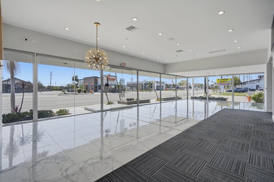 More Photos Of 565 N Tustin St, Orange Freestanding For Sale