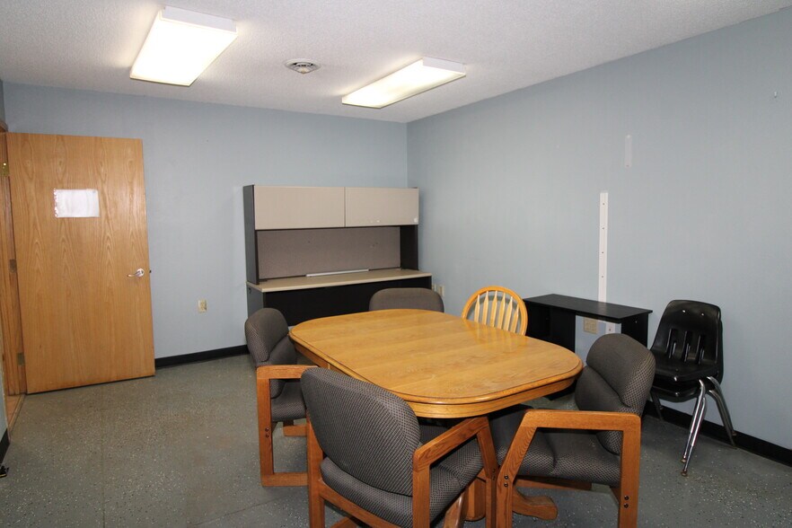 More Photos Of 8401 NW 282nd St, Berthold Warehouse For Lease