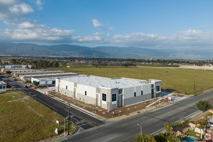 More Photos Of 1110 W Baseline Rd, Rialto Warehouse For Lease