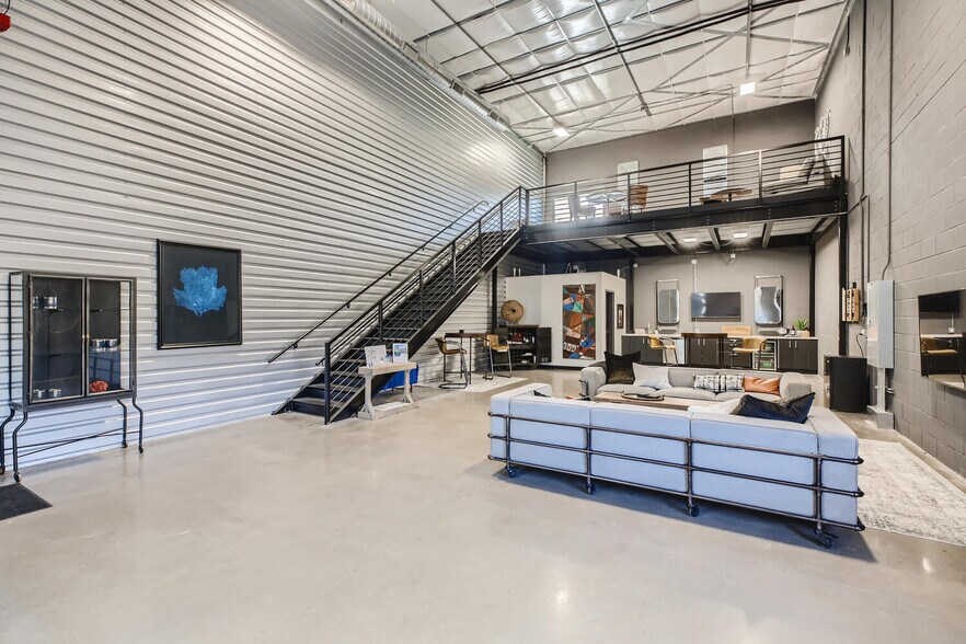 More Photos Of 529 SH 46 E, Boerne Warehouse For Lease