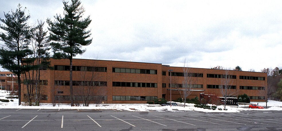More Photos Of 120 Turnpike Rd, Southborough Office For Lease