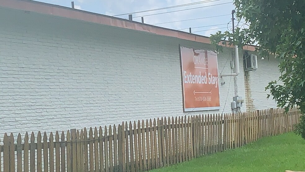 More Photos Of 331 Main St, Garden City Hotel For Sale