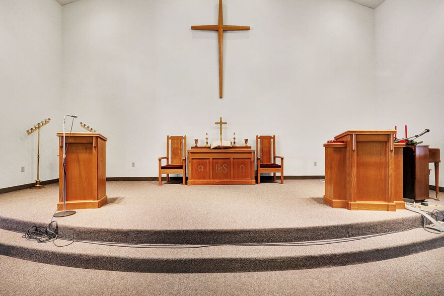More Photos Of 9537 S Clinton Trl, Eaton Rapids Religious Facility For Sale