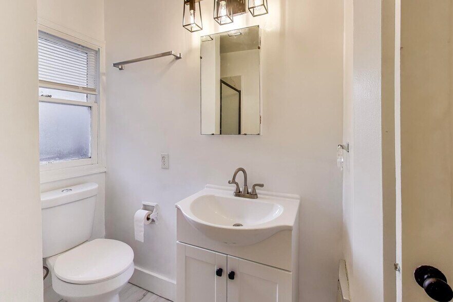 More Photos Of 33 Home Pl E, Oakland Apartments For Sale
