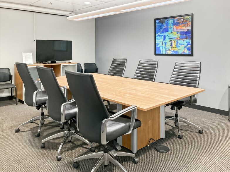 More Photos Of 777 Hornby St, Vancouver Coworking Space