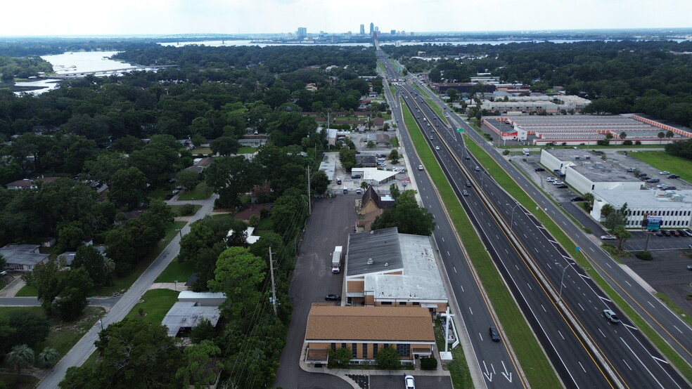 More Photos Of 6612 Arlington Expy, Jacksonville Schools For Lease