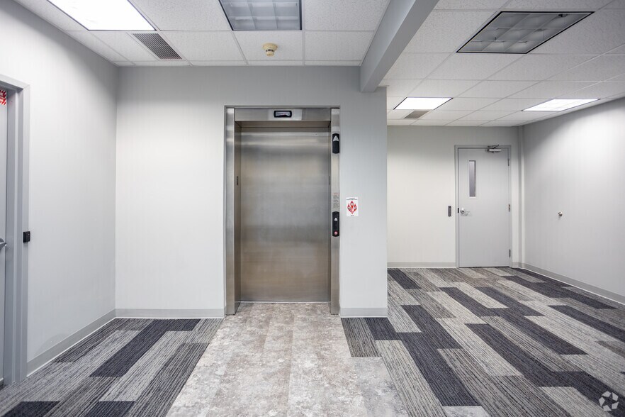 More Photos Of 21111 Chagrin Blvd, Beachwood Office For Lease