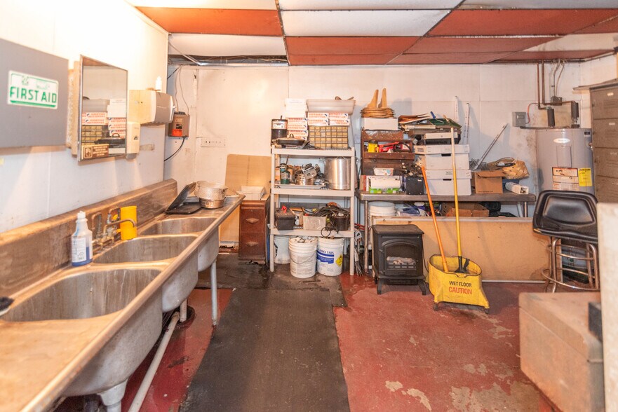 More Photos Of 106 Eastern Blvd, Essex General Retail For Sale