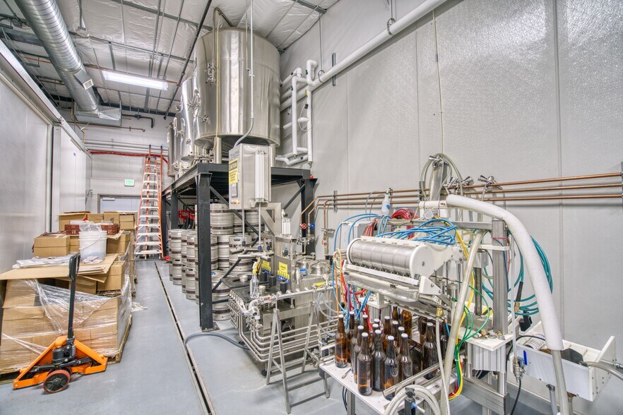 More Photos Of 1725 Vista View Dr, Longmont Restaurant For Sale