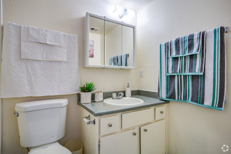 More Photos Of 2641 W Butler Dr, Phoenix Multifamily For Sale