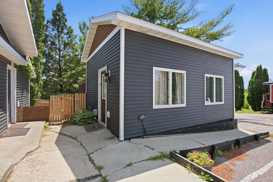 More Photos Of E13887 Highway DL, Merrimac Specialty For Sale