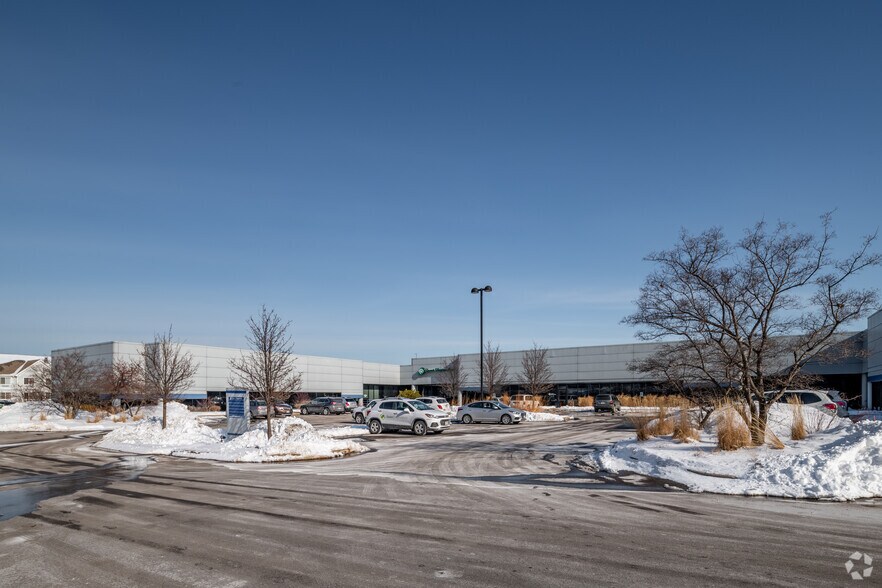 More Photos Of 4848-4868 S 6th St, Milwaukee Medical For Lease