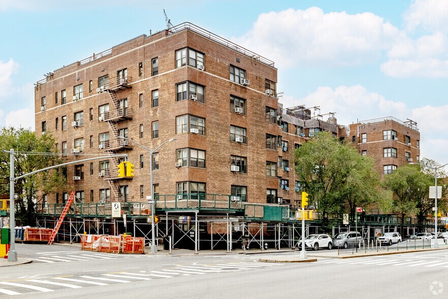 More Photos Of 98120 Queens Blvd, Rego Park Apartments For Sale