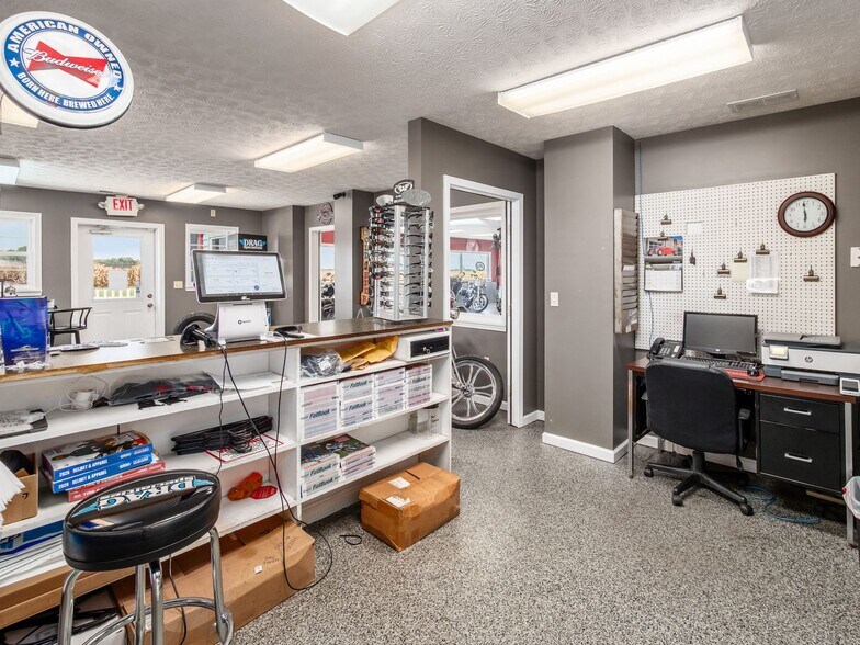 More Photos Of 31 S Ludlow Rd, Urbana Auto Repair For Sale