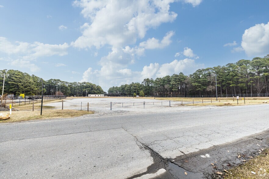 More Photos Of 6701 College Dr, Suffolk Land For Lease