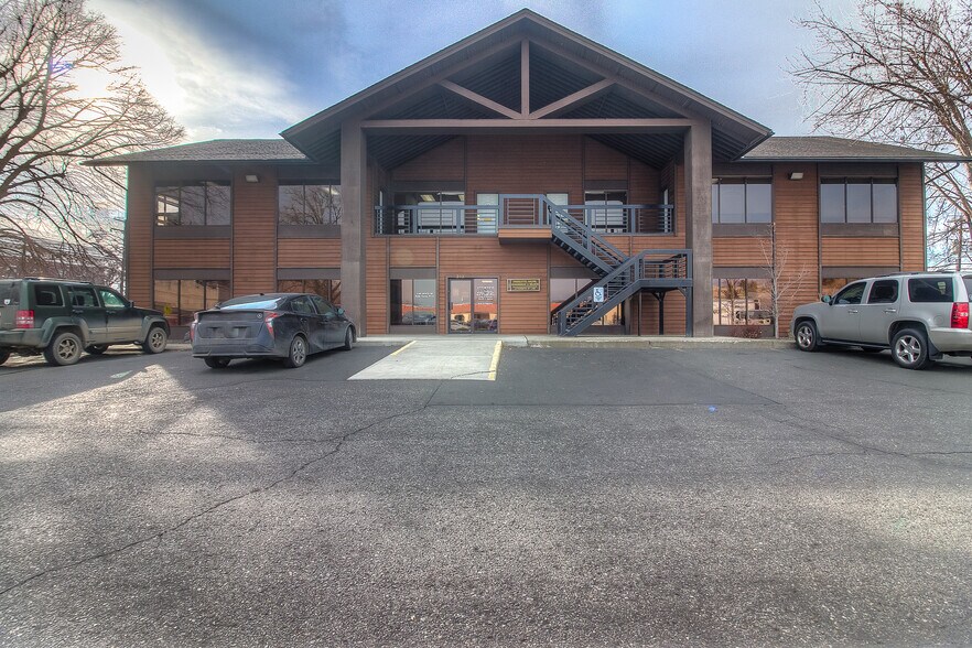 More Photos Of 304-308 N 3rd St, Yakima Office For Sale