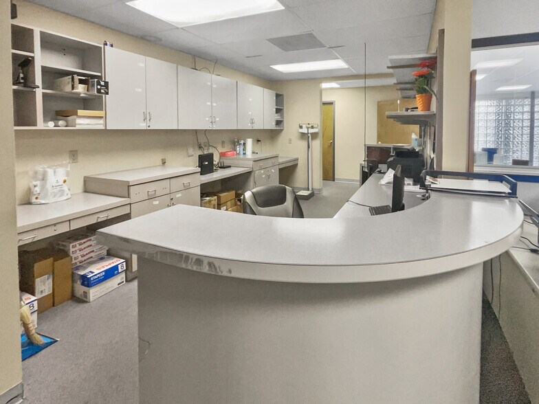 More Photos Of 608 N High St, Millville Medical For Sale