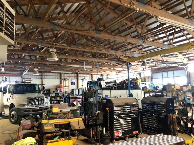 More Photos Of 825 E North St, Elburn Warehouse For Sale