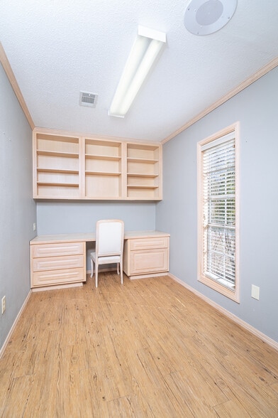 More Photos Of 305 W Dallas St, Llano Religious Facility For Sale