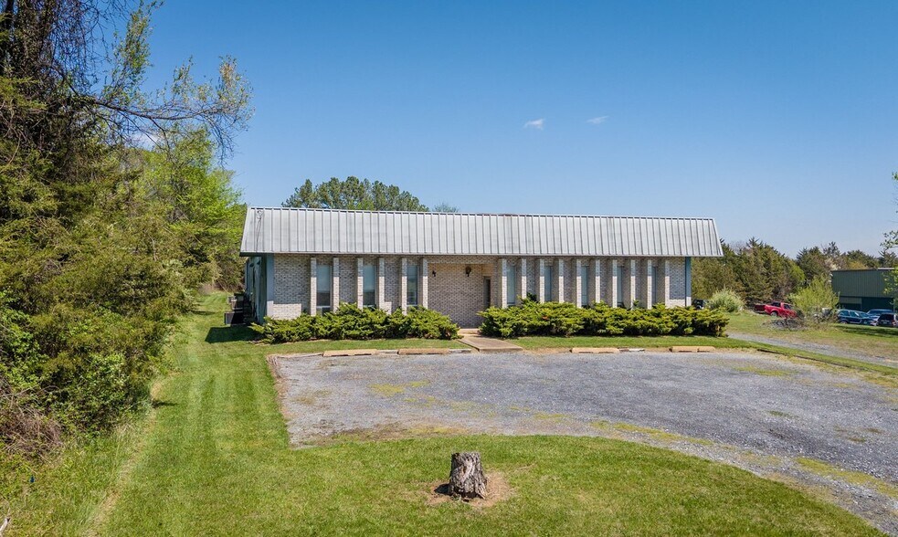 More Photos Of 52 Mid Valley Ln, Verona Warehouse For Sale