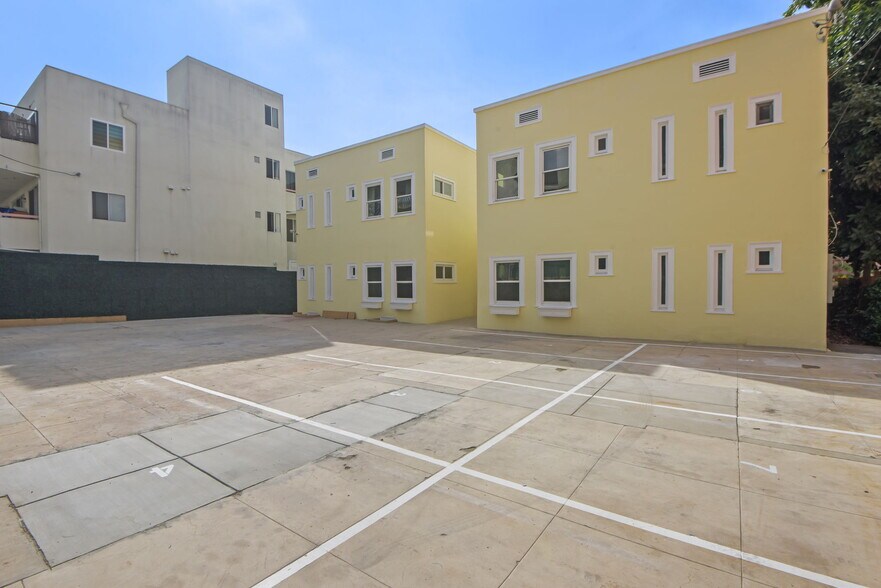 More Photos Of 320 S Kingsley Dr, Los Angeles Apartments For Sale
