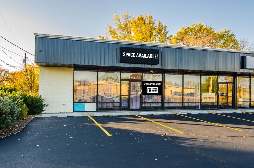 More Photos Of 1619 W College Ave, Appleton Storefront Retail Office For Lease