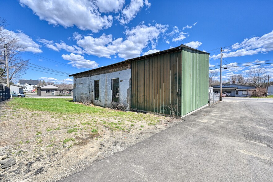 More Photos Of 74 Route 133, Winthrop Flex For Sale