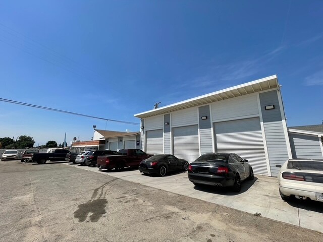 More Photos Of 803 E Holt Ave, Ontario Auto Dealership For Sale