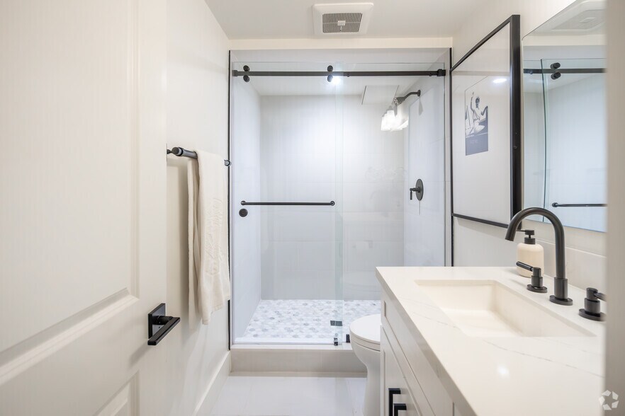 More Photos Of 1363-1373 Coast Hwy, Laguna Beach Storefront Retail Residential For Sale