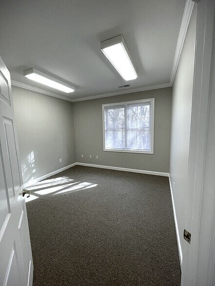 More Photos Of 5640 Six Forks Rd, Raleigh Office For Sale