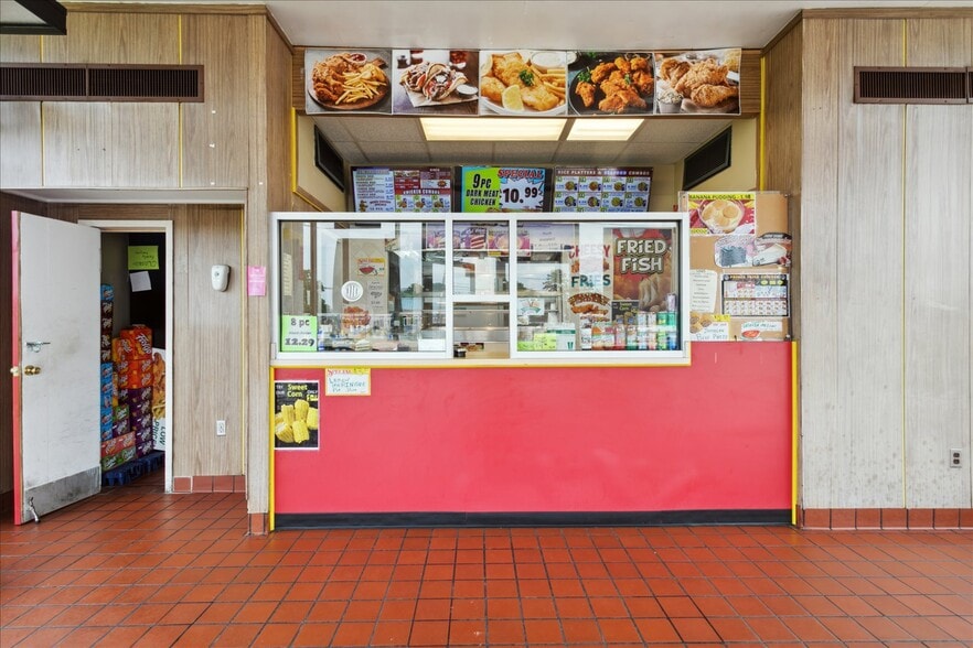 More Photos Of 3332 Victory Blvd, Portsmouth Fast Food For Sale