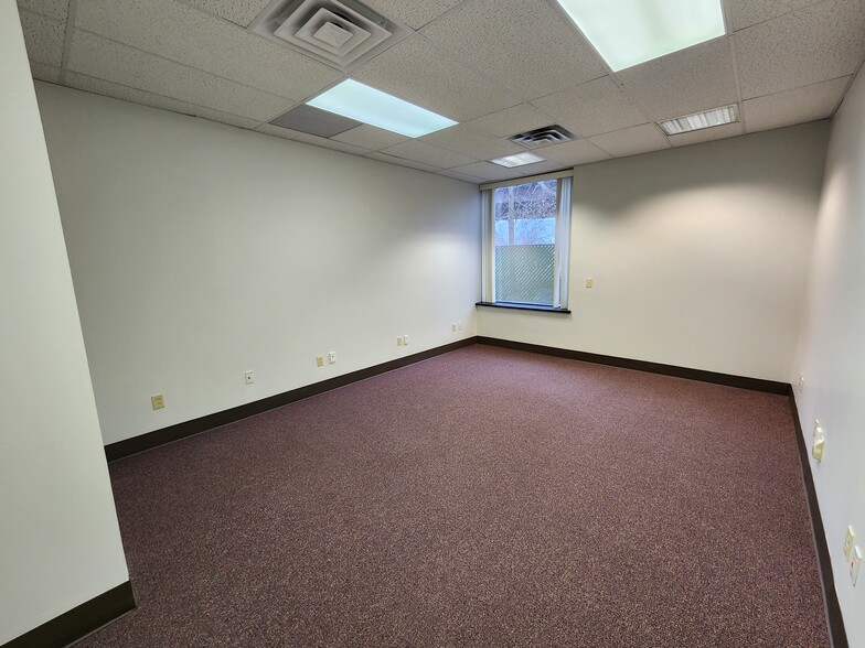 More Photos Of 212 E Manlius St, East Syracuse Freestanding For Lease