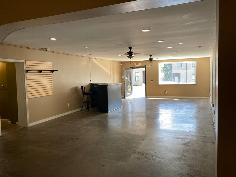 More Photos Of 1601 Riverside Dr, Nashville Storefront For Lease