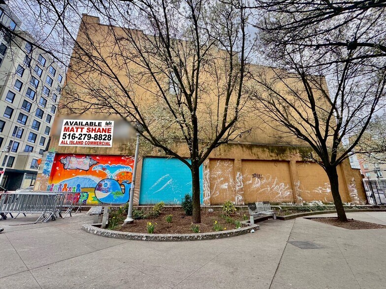 More Photos Of 1027 Beach 20th St, Far Rockaway General Retail For Sale