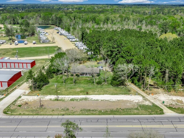 More Photos Of 9021 S US Highway 69, Huntington Flex For Sale