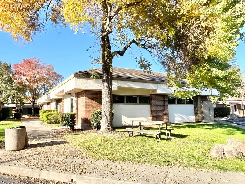 More Photos Of 1130 Conroy Ln, Roseville Medical For Sale