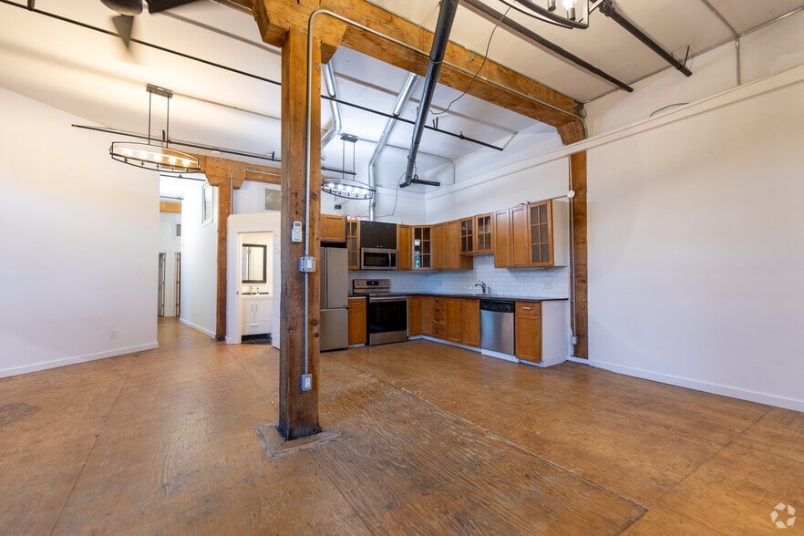 More Photos Of 2480 Dundas St W, Toronto Apartments For Sale