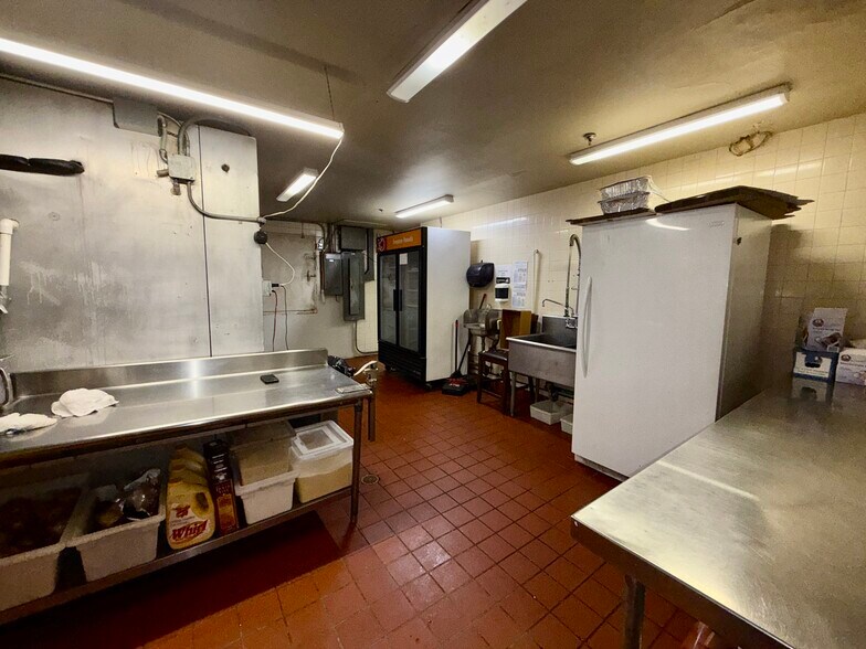 More Photos Of 1186 Worcester Rd, Framingham Hotel For Sale