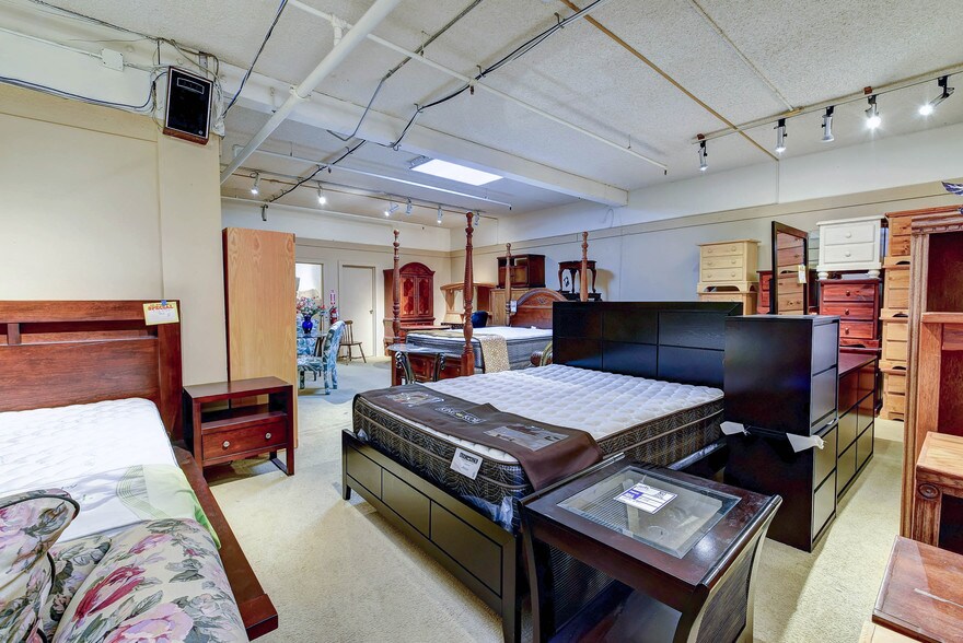 More Photos Of 20423 Highway 99, Lynnwood Freestanding For Sale