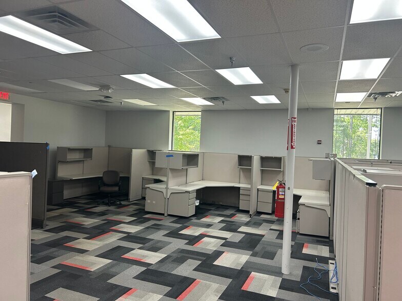 More Photos Of 12090 Memorial Pky SW, Huntsville Light Manufacturing For Sale