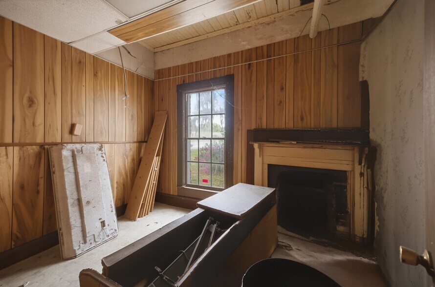 More Photos Of 120 N Main St, Bushnell Office Residential For Sale