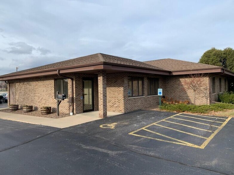 More Photos Of 277 N 9th St, De Pere Medical For Lease