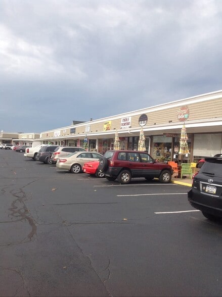 More Photos Of 2662 W 8th St, Erie Unknown For Lease