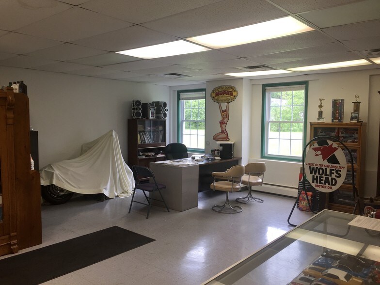 More Photos Of 1426 W River Rd, Waterloo Township Apartments For Lease