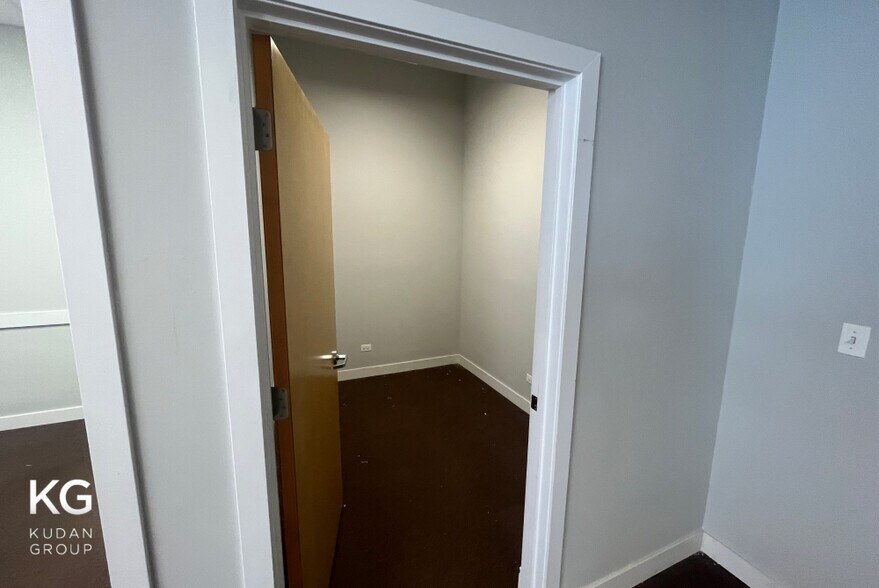 More Photos Of 3559 N Milwaukee Ave, Chicago Apartments For Lease