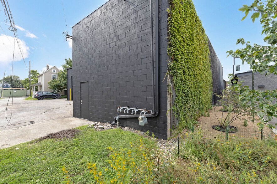 More Photos Of 185-195 E 5th Ave, Columbus Warehouse For Sale